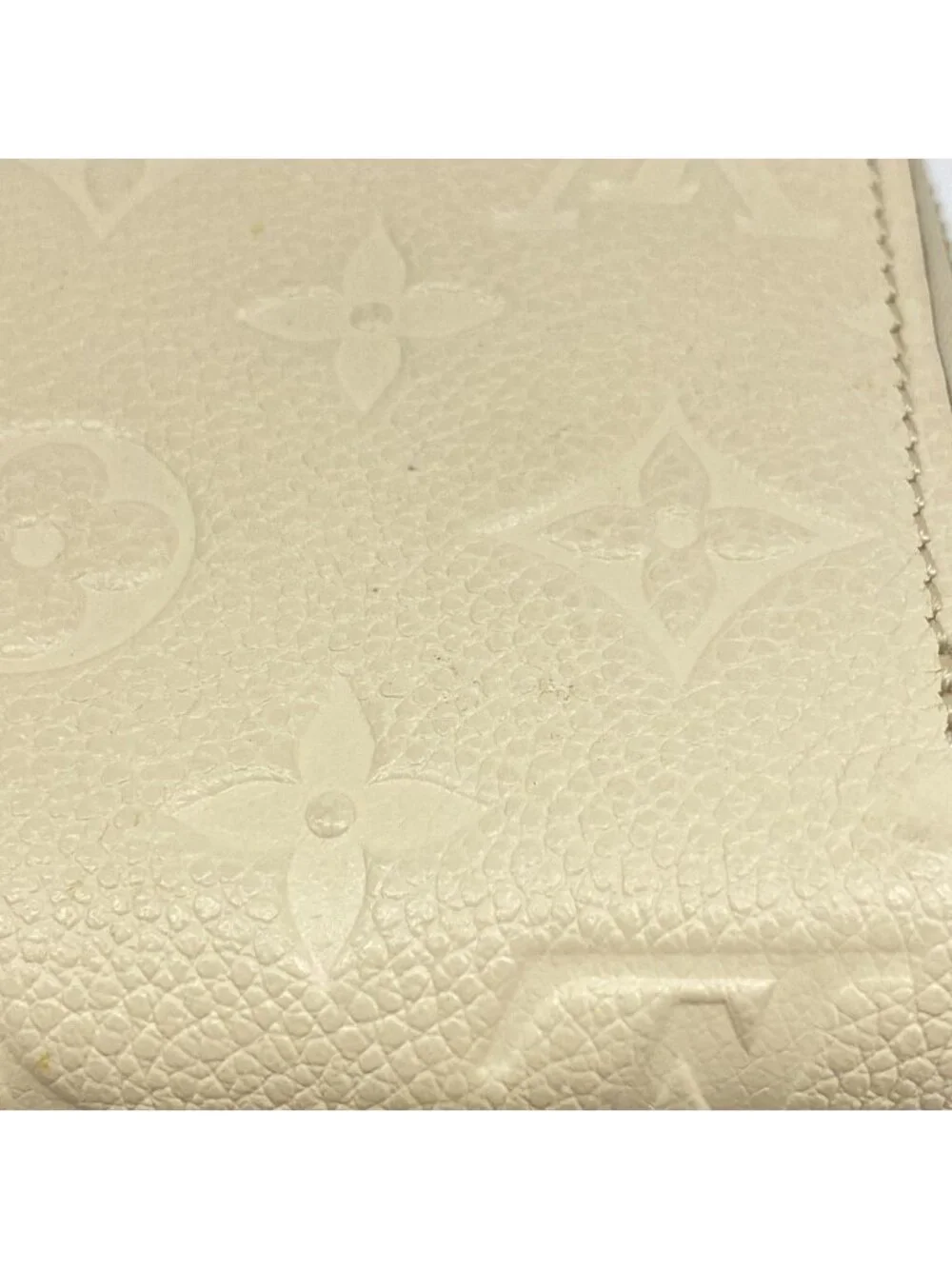 Louis Vuitton Wallet Monogram Empreinte Zippy Cream